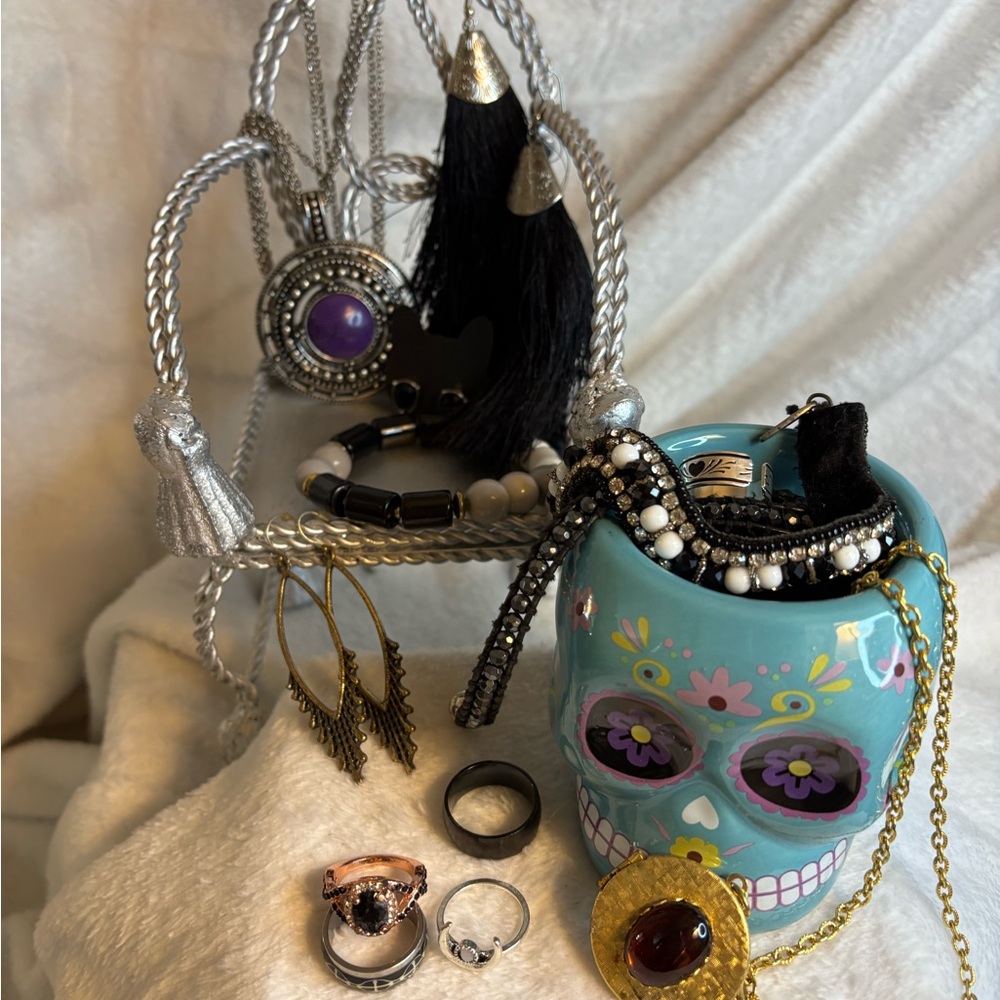 Mystery Jewlery Jar